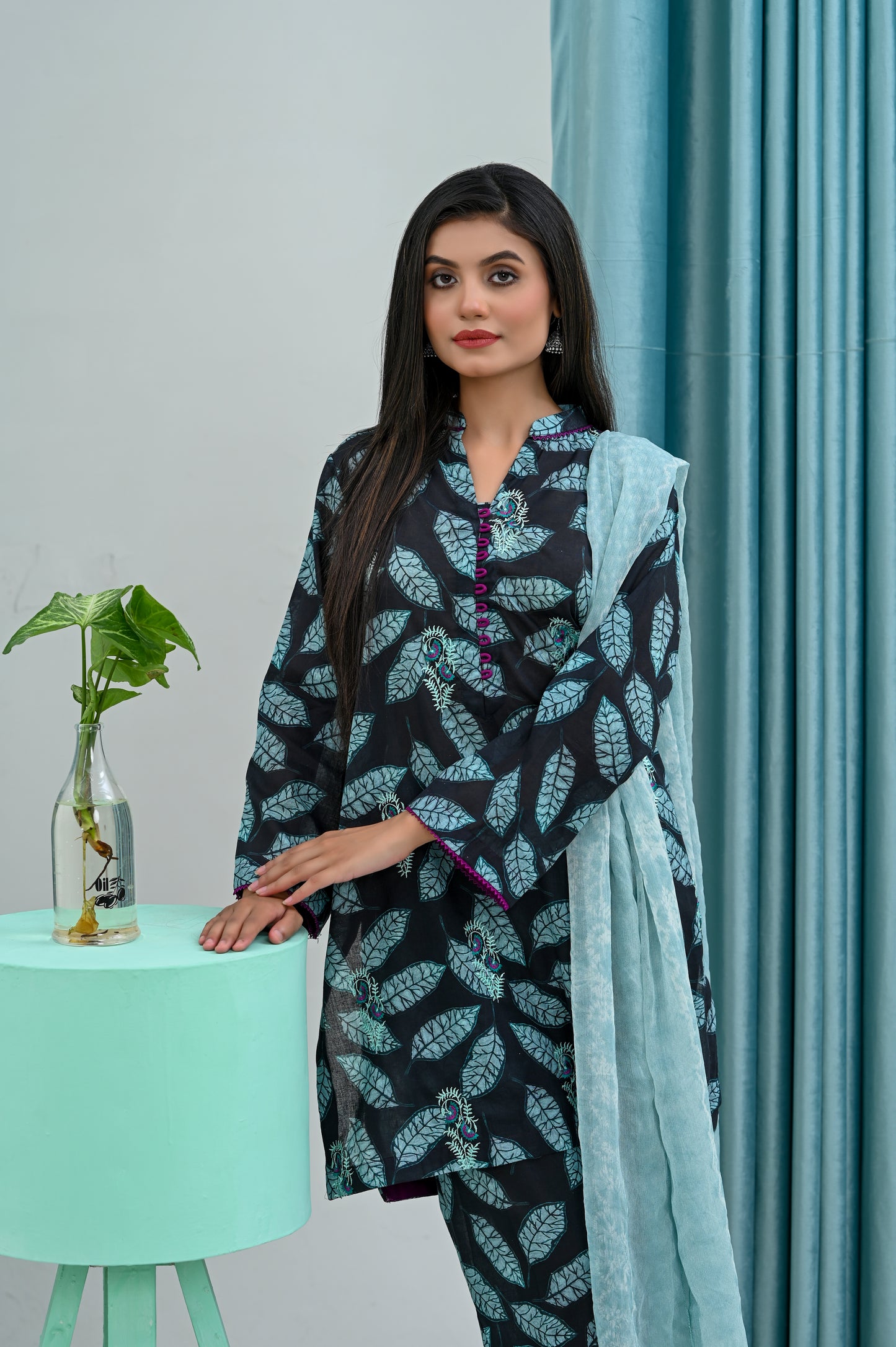 3 Piece Embroidered Lawn Suit (Pret)