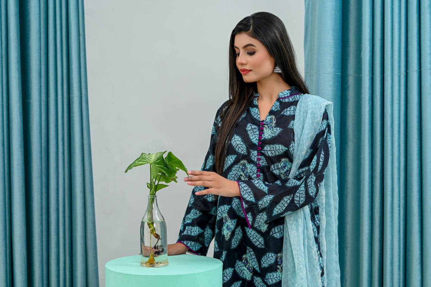 3 Piece Embroidered Lawn Suit (Pret)