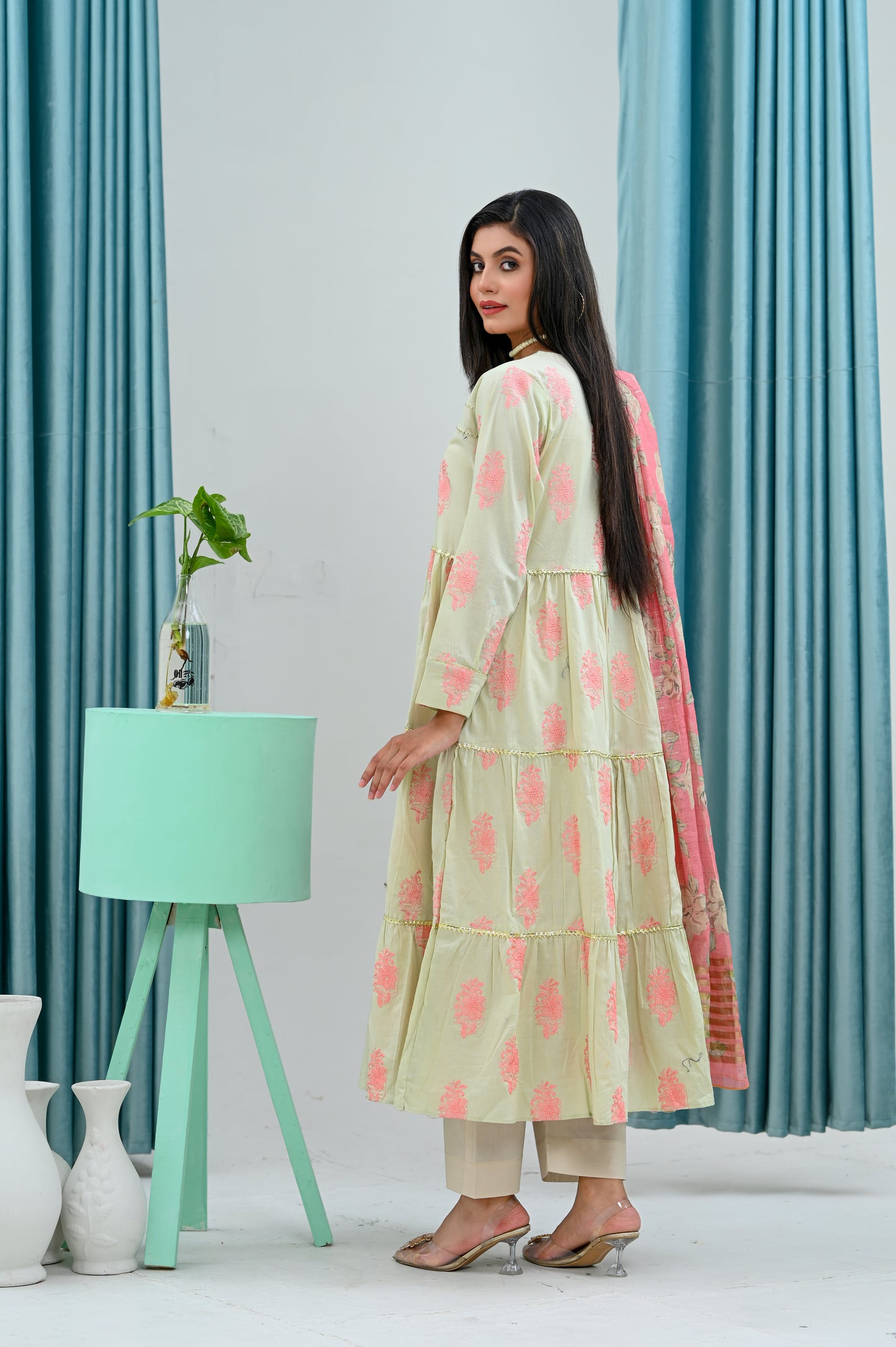 3 Piece Embroidered Lawn Suit (Pret)