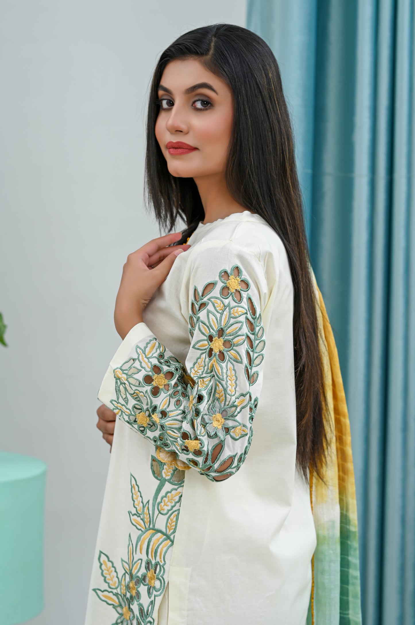 3 Piece Embroidered Lawn Suit (Pret)