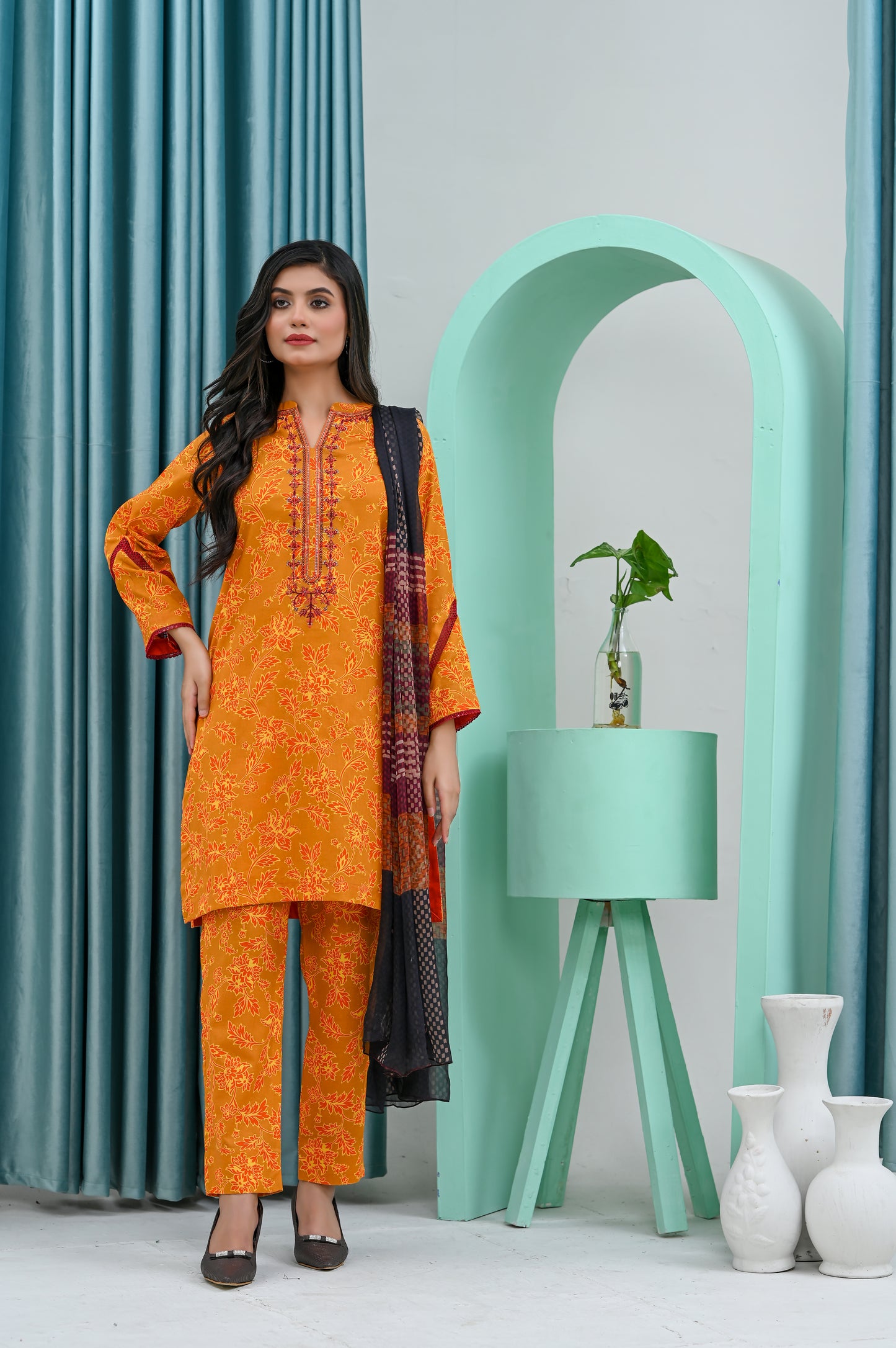 3 Piece Embroidered Lawn Suit (Pret)