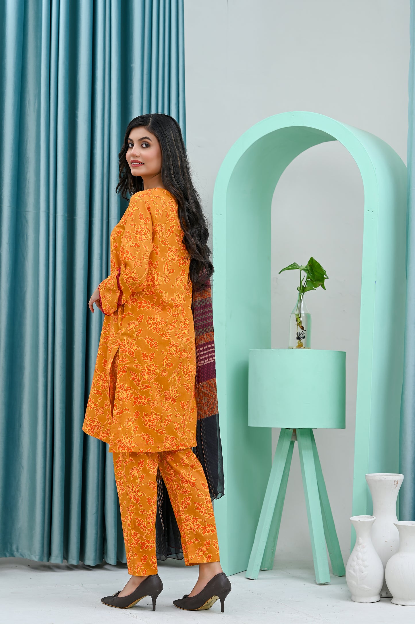 3 Piece Embroidered Lawn Suit (Pret)