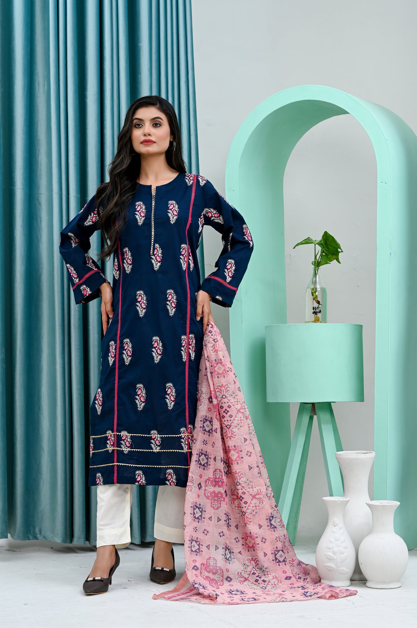 3 Piece Embroidered Lawn Suit (Pret)